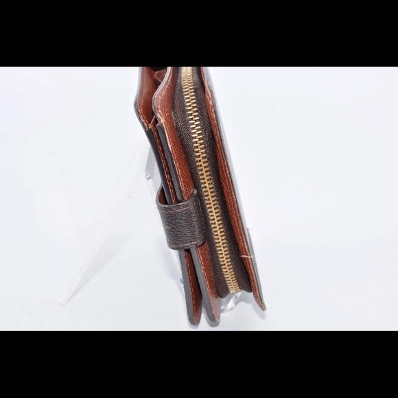 Louis Vuitton Compact Zip Wallet - Picture 3 of 9